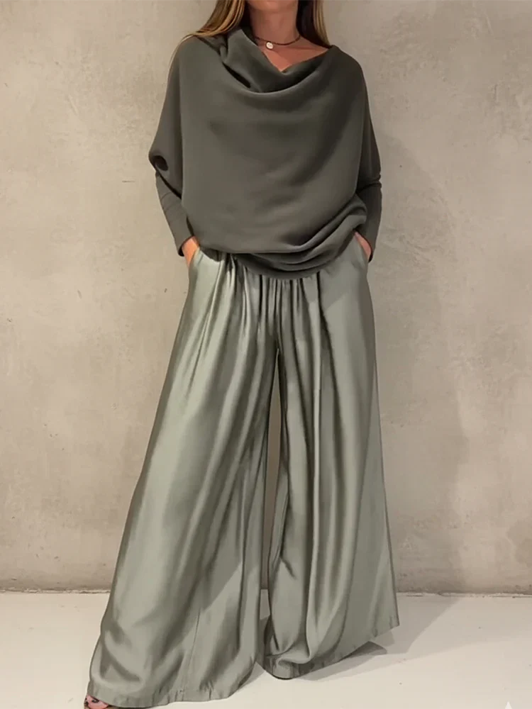Elegant set with off-the-shoulder straps