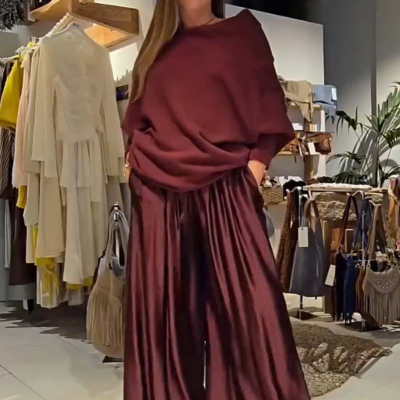 Elegant set with off-the-shoulder straps